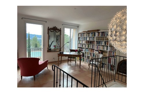 Rustrel House | In the heart of the Luberon and the Colorado Provençal, former school completely renovated