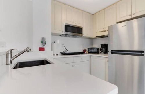 Southwest Orlando Apartment | In the middle of the fun CLOSE TO UNIVERSAL International drive 2 bedroom suite