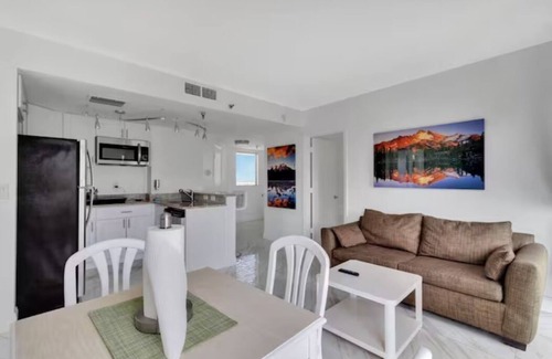Southwest Orlando Condo | In the middle of the fun CLOSE TO UNIVERSAL International drive 2 bedroom suite