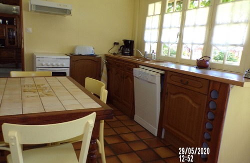 Unverre House | In the Pays de Brou single storey house in the countryside in Unverre