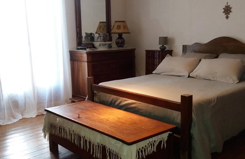 Laudun House | In the XVIII century house a view on the countryside and the Castellas castle