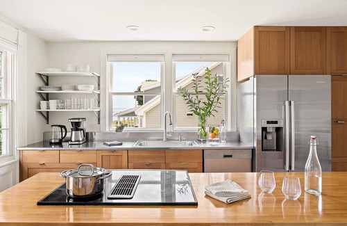 Rockland House | In-town, coastal + relaxing in Rockland