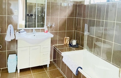 Arorangi House | Inave Oasis Holiday Homes