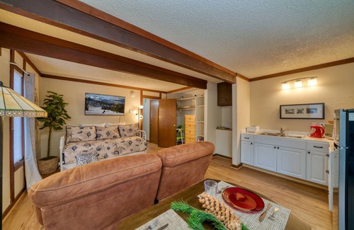 Incline Village Condo | Incline Village Private 1st Fl 2 Bdrm 1 Bath of Condo w parking