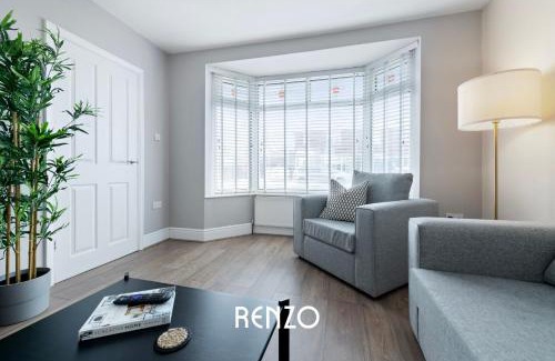 Newark upon Trent House | Incredible 3-bed House in Nottingham by Renzo, Amazing Location, Sleeps 6!
