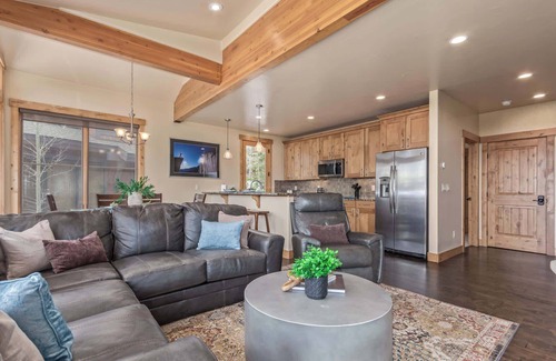 Wildernest House | Incredible 4BR Tranquil Setting & Space to Spare!