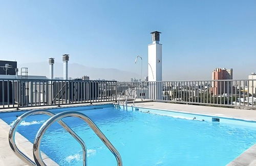 Quinta Normal Apartment | Incredible Apartment in Santiago with Swimming Pool! Ideal for Couples - Yungay 2