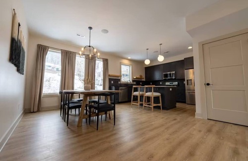 Covington House | Incredible Cincy City View Home - Rooftop Balcony! Plenty of Parking