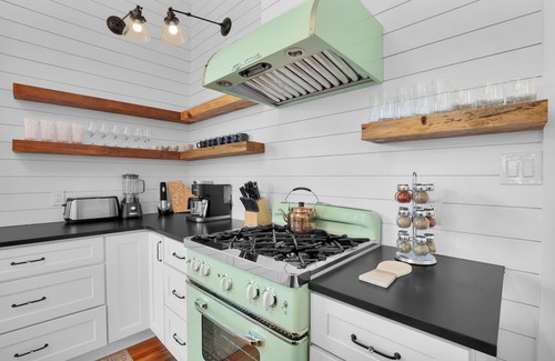 Thunderbolt House | Incredible Coastal Getaway w/Private Pool Near Sav + Beach by Lucky Savannah
