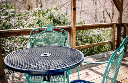 Sugar Mountain Condo | Incredible Condo, Next Door to Ski/Tubing/Golf/Tennis with Seasonal Mtn View!