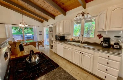 Keauhou House | Incredible He'eia Bay Pool Home w/hot tub for 16!