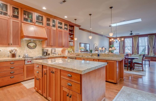 McMinnville Apartment | Incredible Luxury Loft in Historic Downtown McMinnville