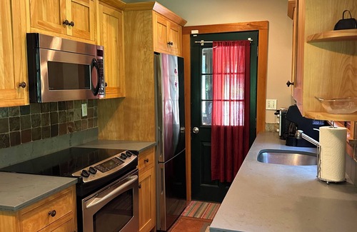 East Madison House | Incredible Mountainside House Near King Pine now available for 25-26 ski season
