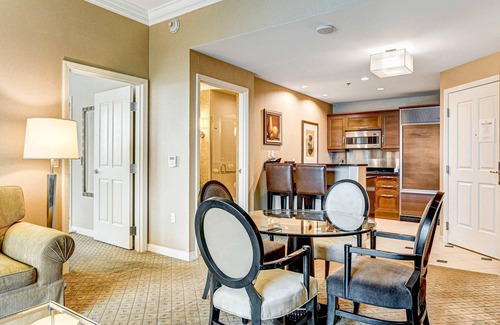 Las Vegas Apartment | Incredible Pool & Sphere View Studio 7718