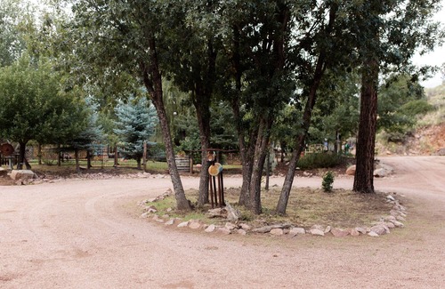 Timberland Acres Cabin | Incredible Privately Gated Cabin in Show Low Forest w/ VIEWS, Game/Toy Room!