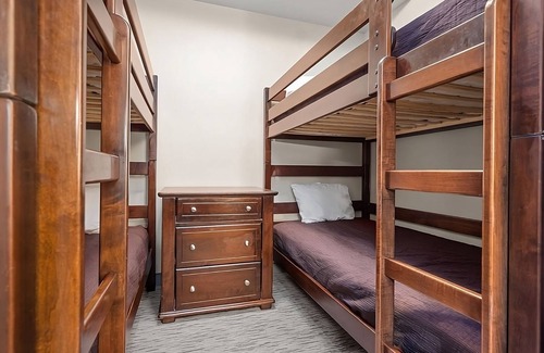 Tannersville Hotel | Incredible Ski Destination! 2 King Suites Close to Yankee Run Nature Preserve!
