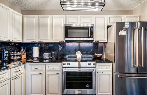 Chalet Village House | Incredible Views! Massage Chairs, Hot-tub, WiFi