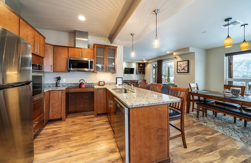 Manson Condo | Incredible Views of Lake Chelan-Pool, Outdoor Spas