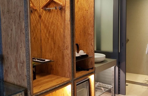 Eastern Kowloon Hotel | IND Hotel
