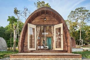 Sihanoukville City Centre Hotel | Independence Hotel Resort & Spa