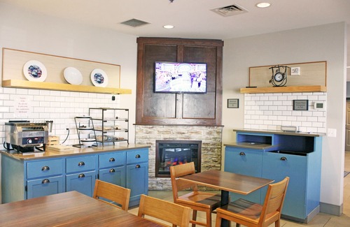 Marinette Hotel | Independence Stay Hotel & Suites