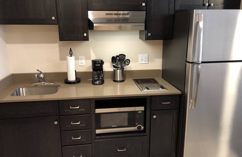 Marinette Hotel | Independence Stay