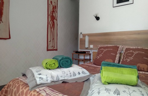 Brezilhac Bed & Breakfast | Independent bedroom, swimming pool, Park, Kitchen, Barbecue.
