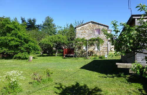 Le Martinet Cottage | Independent gîte, private swimming pool and large garden, quiet, activities.