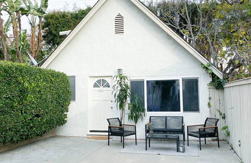 Beverly Grove House | Independent guest house in West Hollywood