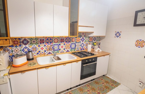 Aci Trezza House | Independent holiday home 5 minutes from the seafront and the centre.n