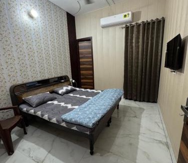 Amritsar Apartment | Independent House, 2 Bedroom, 2 Bath Livingroom,Lobby,kitchen,car parking