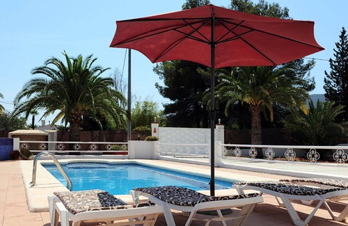 Jalon Villa | Independent Villa with private pool near the sea.