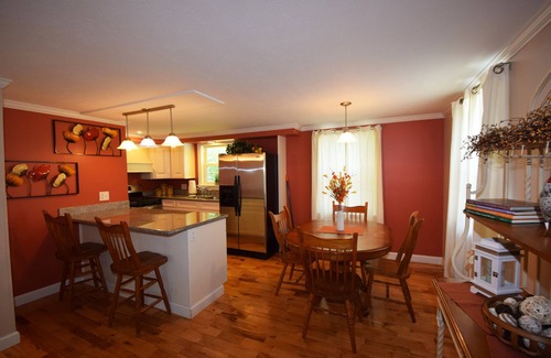 Lakeview Cottage | Indian Hallow Tarhe Cottage at Indian Lake