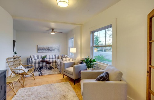 Syracuse House | Indiana Vacation Rental - Walk to Syracuse Lake!