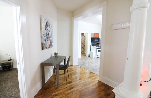 Near Eastside Apartment | Indianapolis 1BR Retreat w/Parking & Workspace