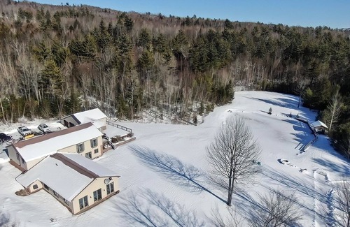 Hanover House | INDOOR POOL, HOT TUB, PRIVATE 86 acre Retreat and Event Space