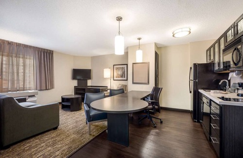 Morris Plains House | Indulge in Home-Like Comfort! Near Morristown National Historic Park