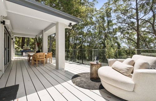 Macmasters Beach House | Indulge in Luxury! 4 Bedroom Home at Macs Beach.