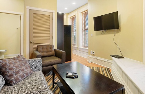 St. Clairsville House | Indulge in the Stunning Residence with a flawless blend of Modern Elegance 204