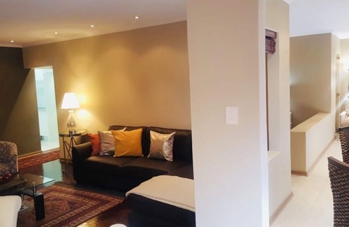 Summerstrand Apartment | Indulgent Penthouse Condominium
