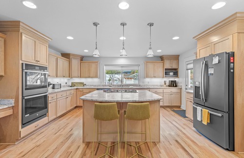 Ashland House | Indulgent Retreat: 3 King Suites, Pool & Hot Tub