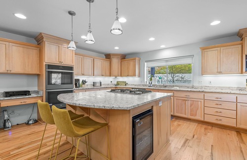 Ashland House | Indulgent Retreat: 3 King Suites, Pool & Hot Tub