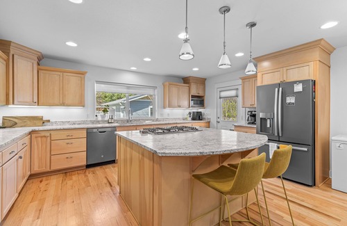 Ashland House | Indulgent Retreat: 3 King Suites, Pool & Hot Tub