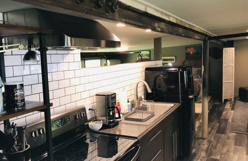 Eunice House | Industrial Loft @ Cypress Grove