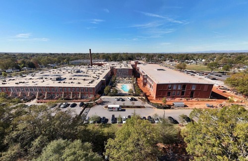 Judson Apartment | Industrial Loft Living 2BR 2BA