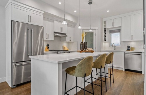 Crescent Heights House | Industrial Mid-Century 4BDRM w/Gym