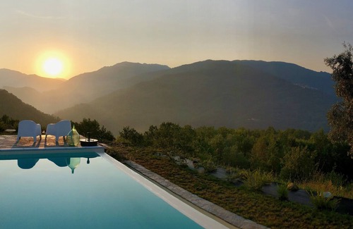 Bagni di Lucca Villa | Infinity pool, 360 views, 3 bedrooms, 3 bathrooms in Lucca, Pisa, Florence area