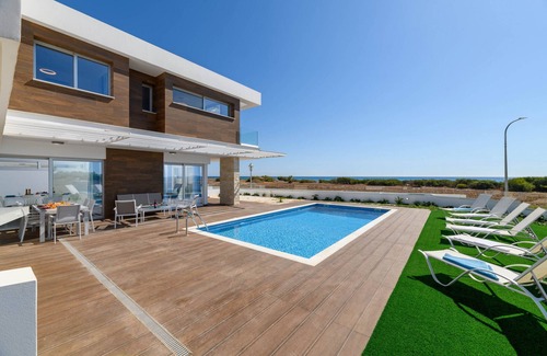 Ayia Thekla Villa | Infinity View Villa - Charming Ayia Thekla Getaway