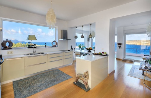 Plaka Villa | Inger's House - Villa with Delicate Interior, Private Pool and Amazing Sea Views