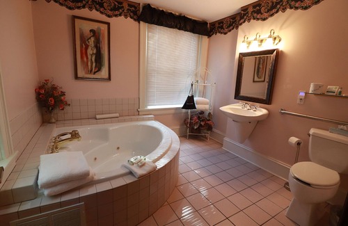 Springfield Hotel | Inn at 835 Boutique Hotel